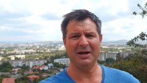 Блогер Алекс Брежнев